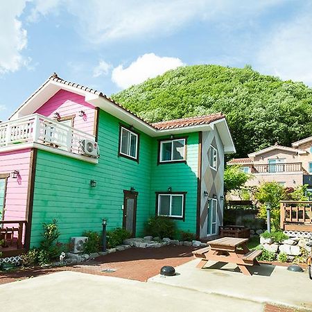 Utopia Pension Gyeongju Exterior foto